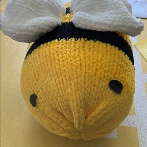 EUC Handmade Crochet 🧶 🐝 Bee Large Size